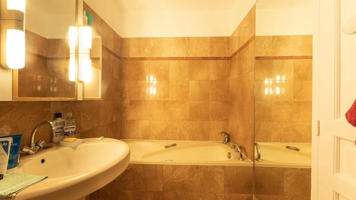 Spacieux Au Coeur Du Marais | 4 Personnes Paris Apartment