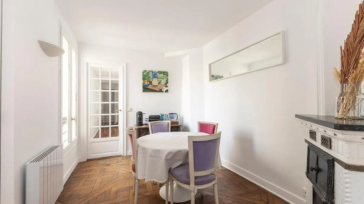 Apartment Spacieux Au Coeur Du Marais | 4 Personnes Paris France